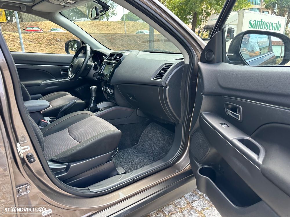 Mitsubishi ASX 1.6 MIVEC Intense - 38