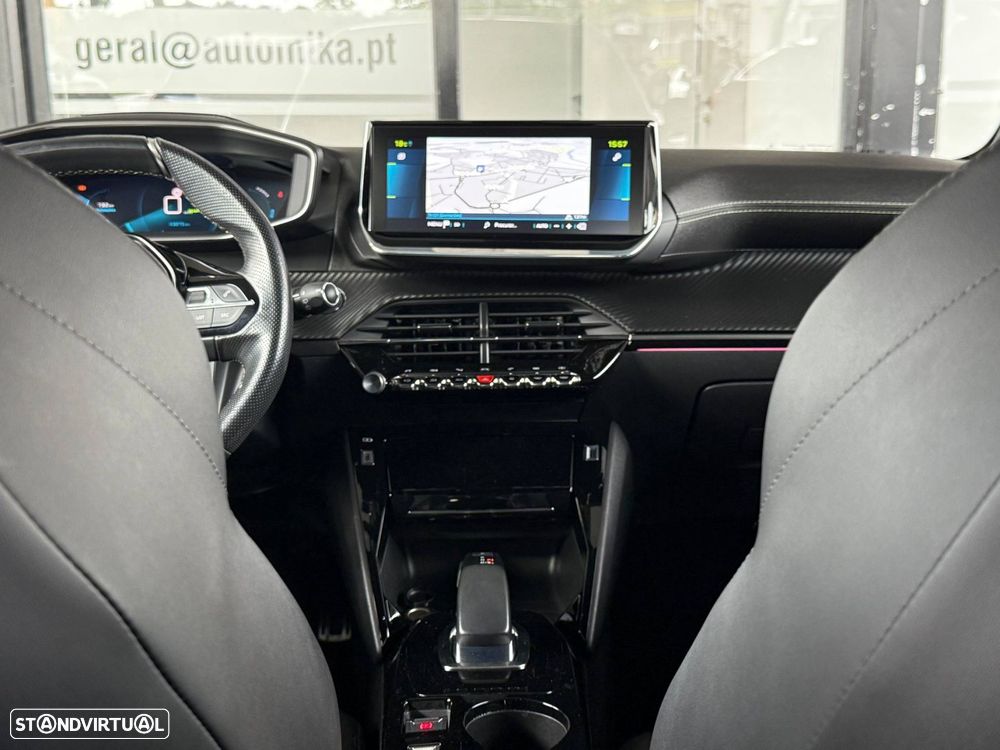 Peugeot e-208 - 47