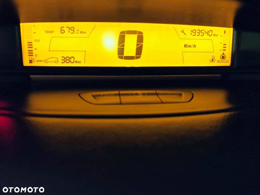 Citroën C4 HDi 140 FAP VTS - 13