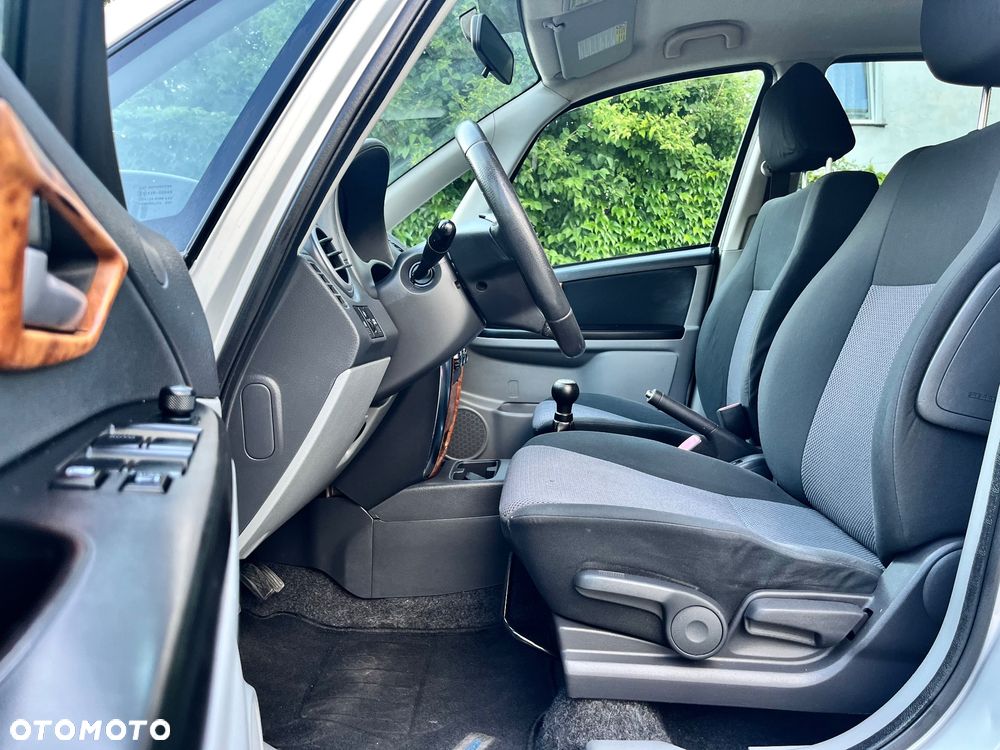 Suzuki SX4 1.6 GS / Premium - 24
