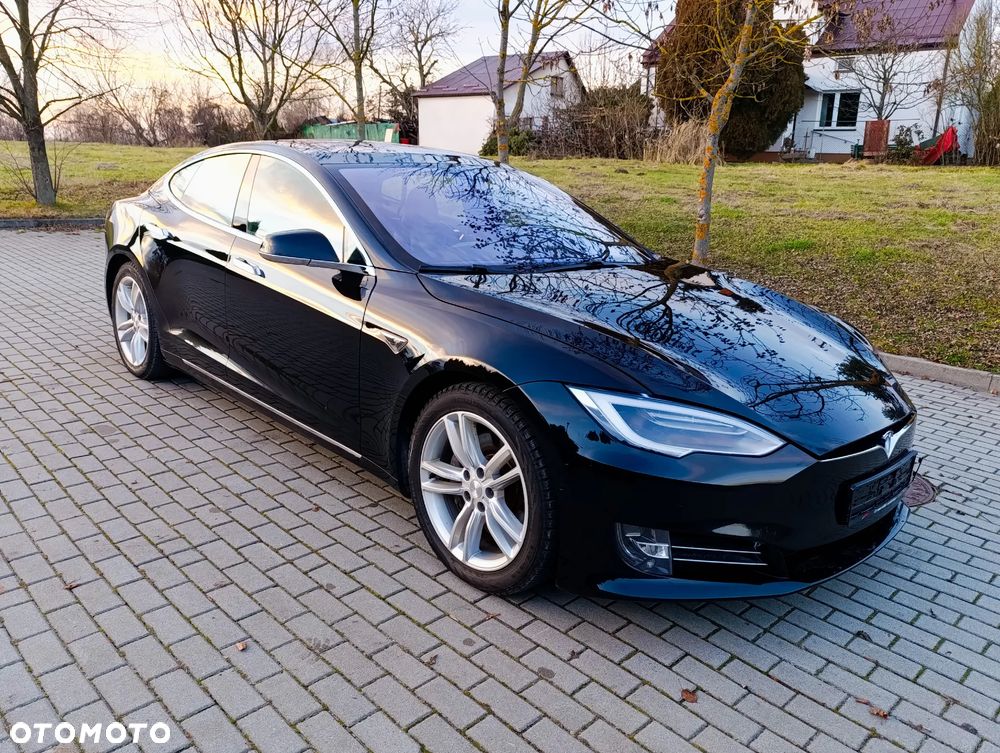 Tesla Model S - 12