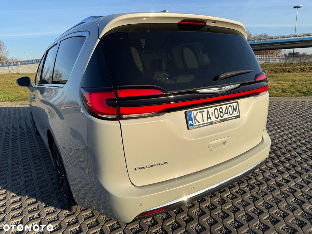 Chrysler Pacifica - 5