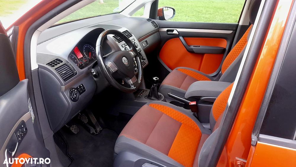 Volkswagen Touran Cross 1.4 TSI - 3