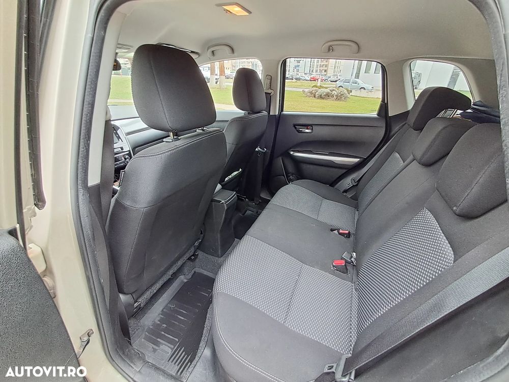 Suzuki Vitara 1.4 Boosterjet MHEV Passion - 13