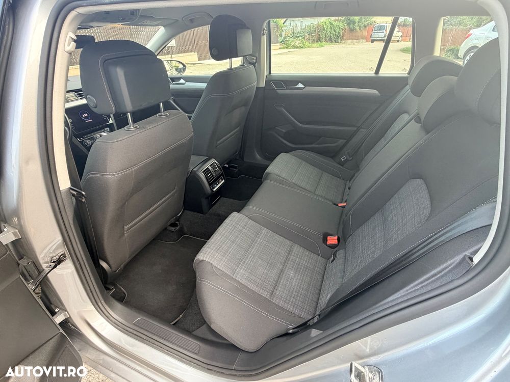 Volkswagen Passat 2.0 TDI DSG Comfortline - 11