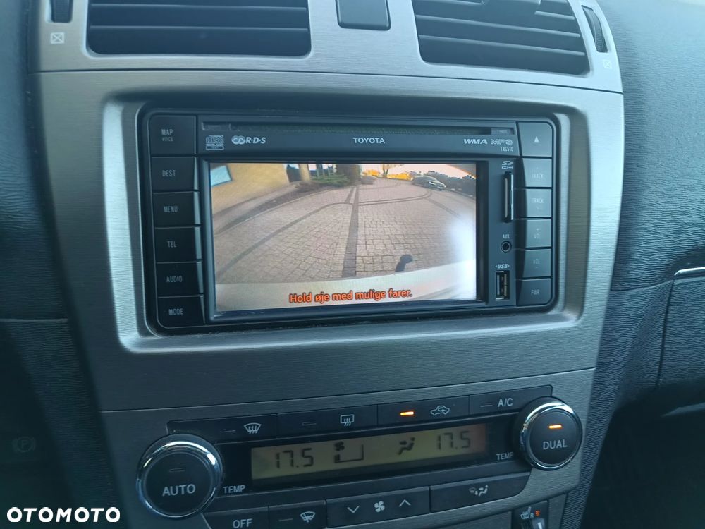 Toyota Avensis 1.8 Sol NAVI - 12