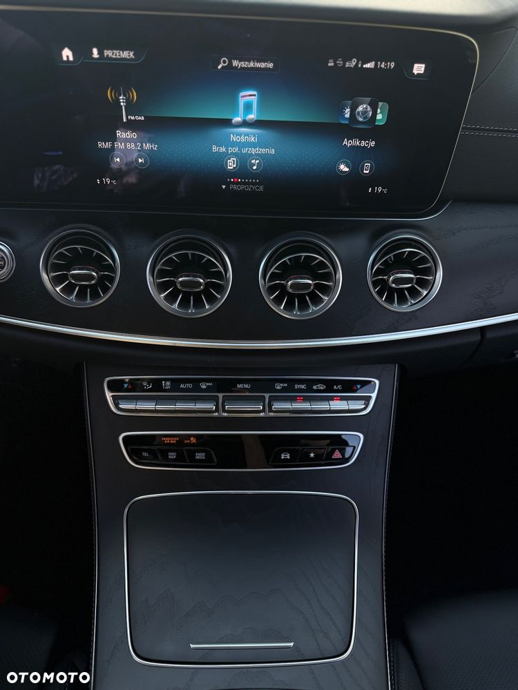 Mercedes-Benz Klasa E 220 d Coupe 4-Matic 9G-TRONIC - 29