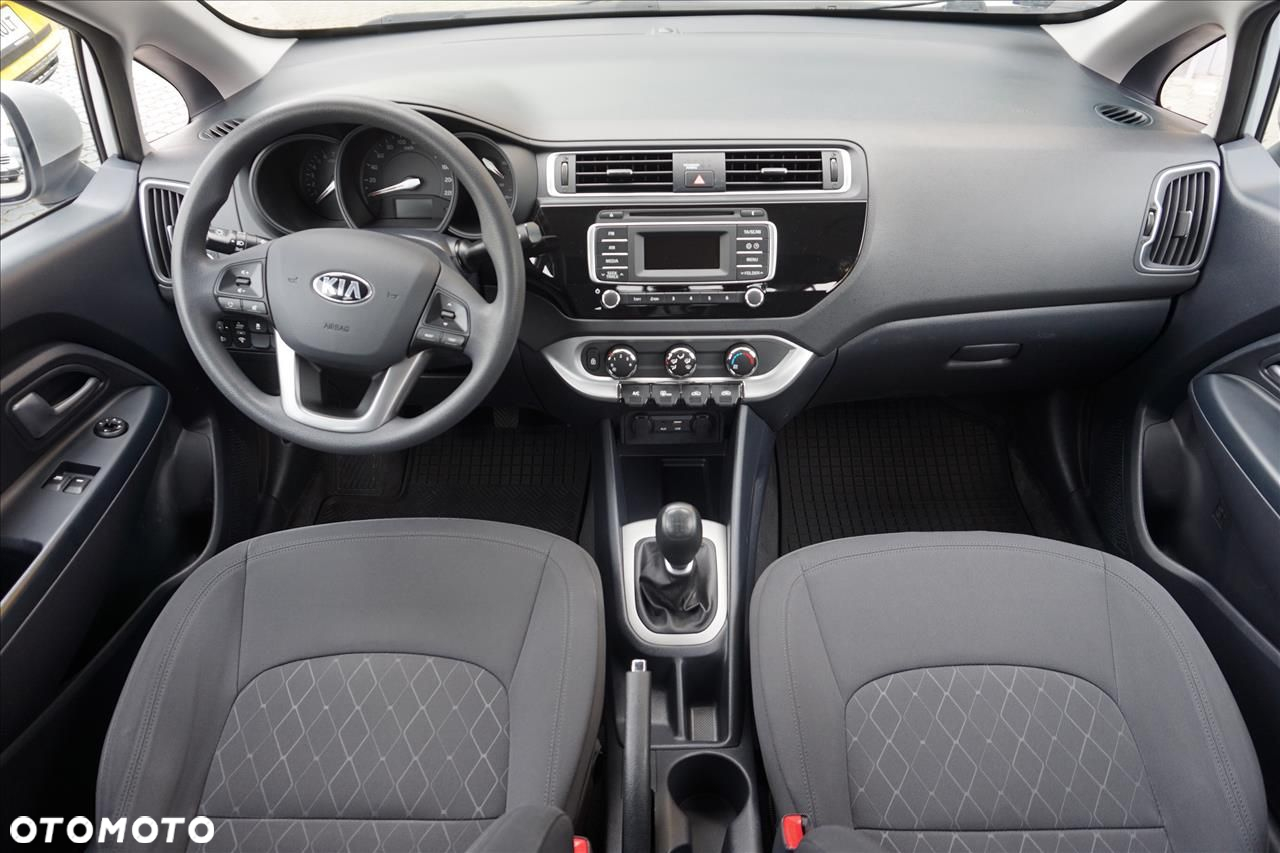 Kia Rio 1.4 L - 8