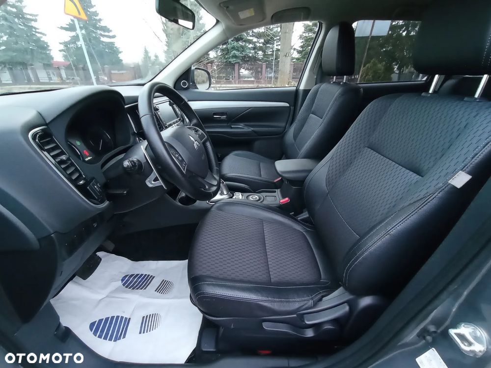 Mitsubishi Outlander - 22