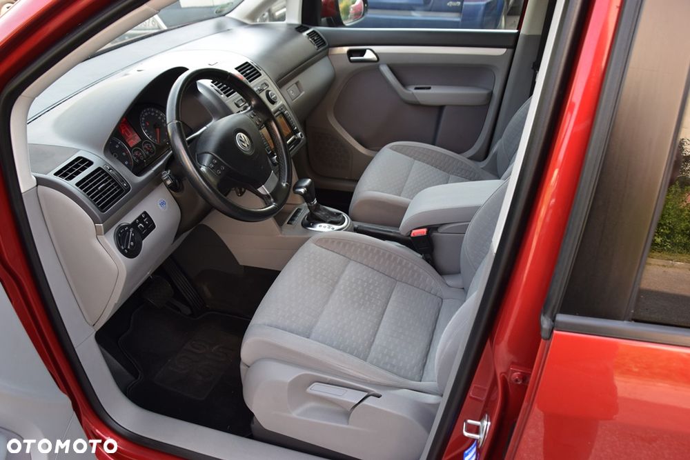 Volkswagen Touran 1.4 TSI DSG Conceptline - 12