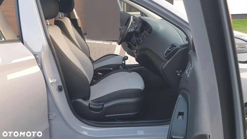 Hyundai i20 1.2 Intro Edition - 23