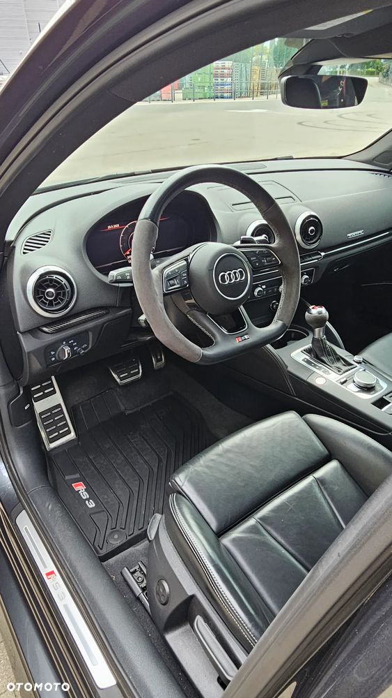 Audi RS3 Limousine - 19