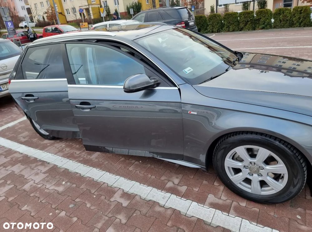 Audi A4 Avant 2012 photo 2