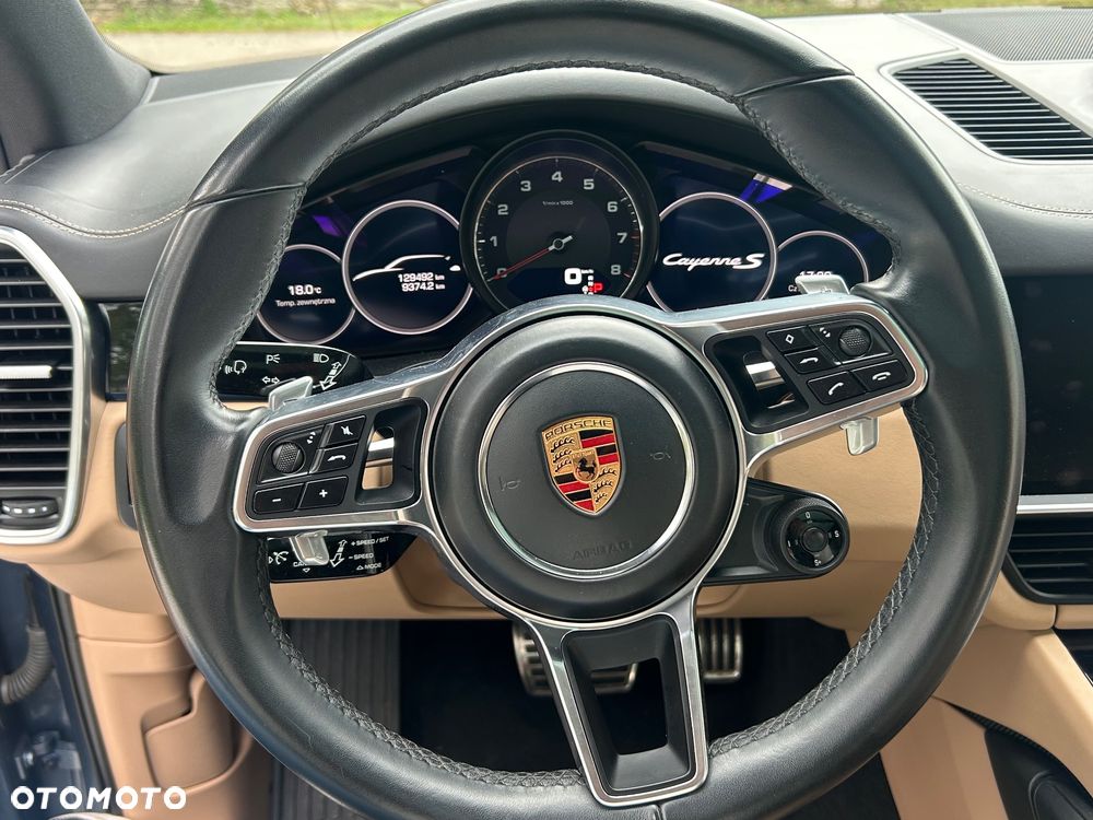 Porsche Cayenne S - 30