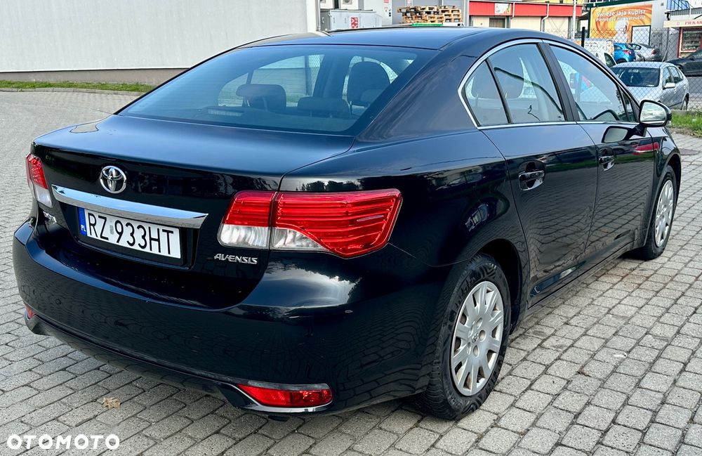 Toyota Avensis 1.6 Life - 6