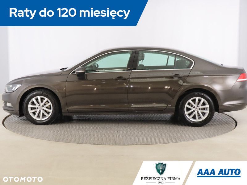 Volkswagen Passat - 4