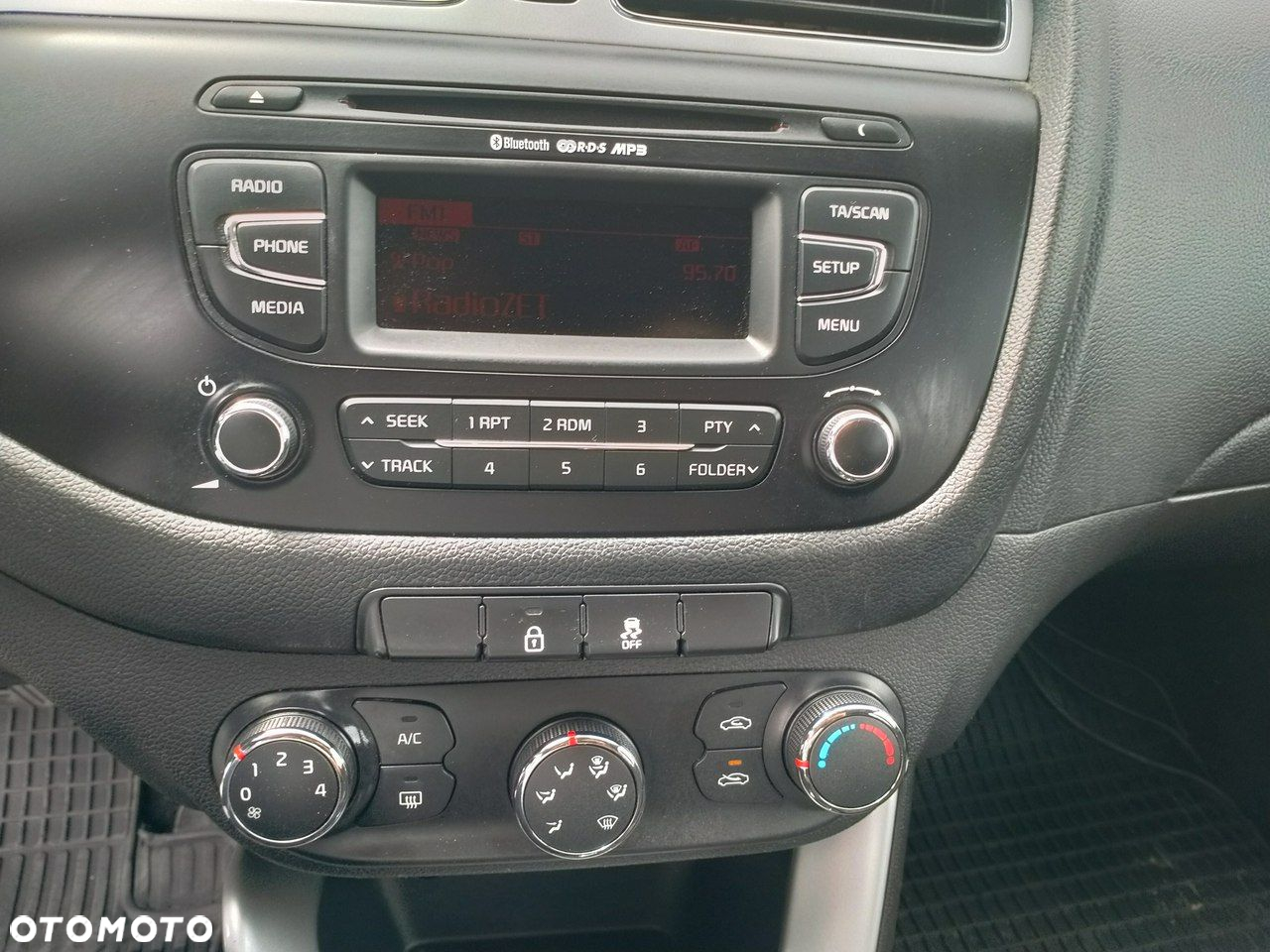 Kia Ceed - 14