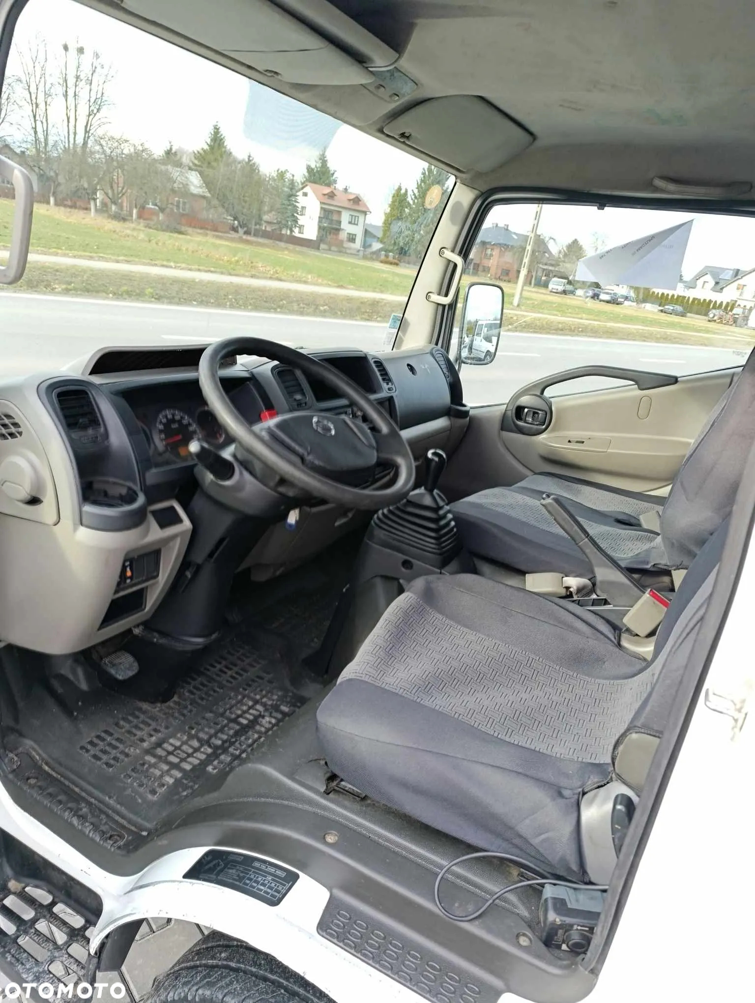 Nissan CABSTAR - 8