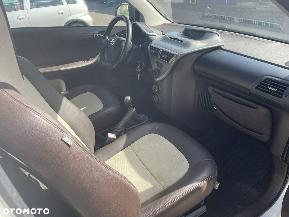 Toyota iQ 1.0 Sol - 4