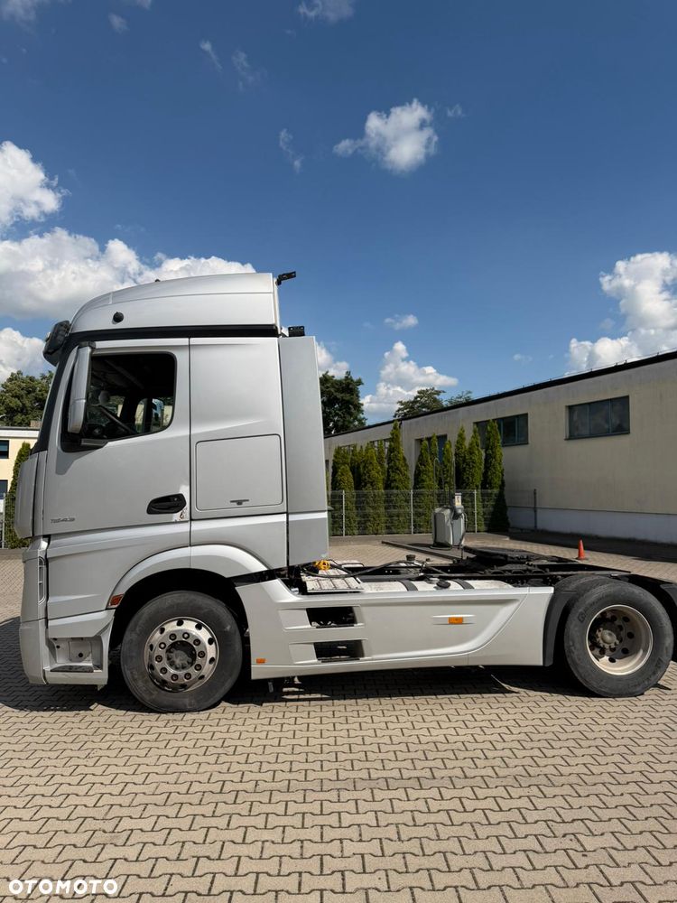 Mercedes-Benz Actros - 1