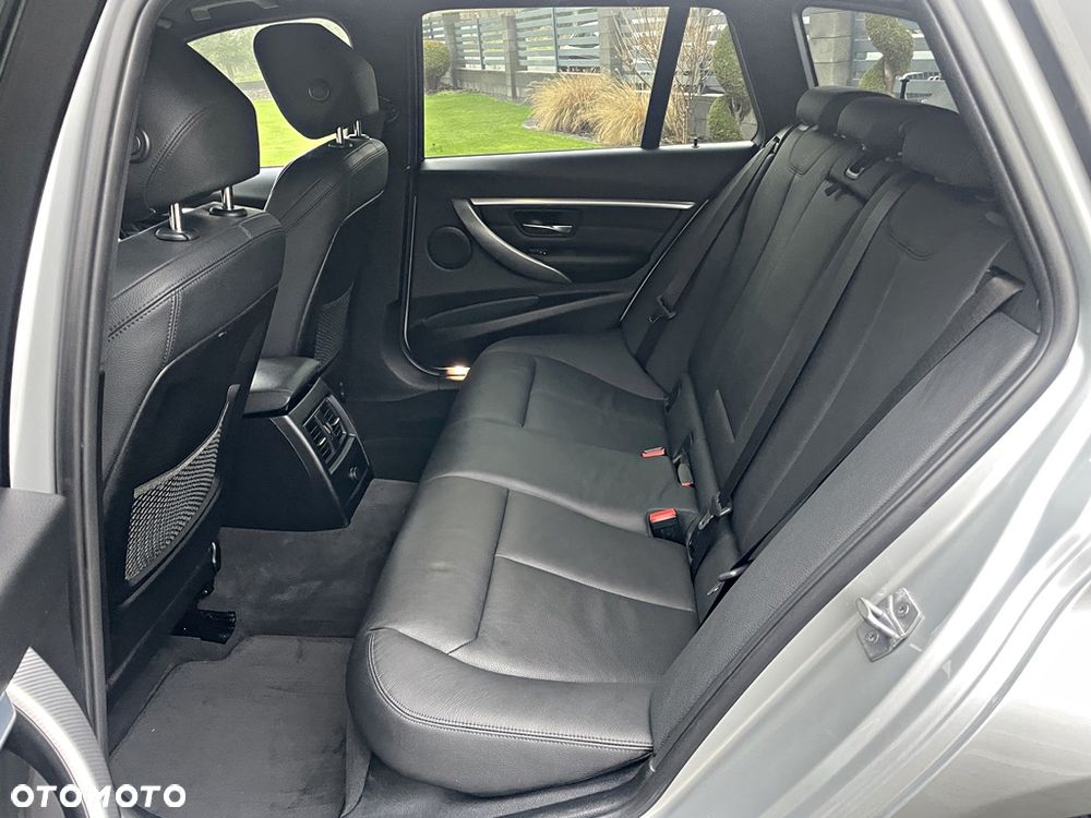 BMW Seria 3 320d Edition M Sport Shadow - 22