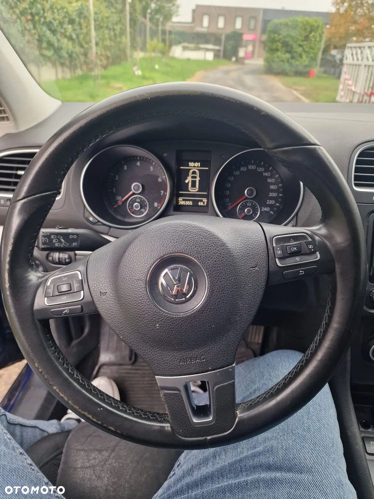 Volkswagen Golf - 16