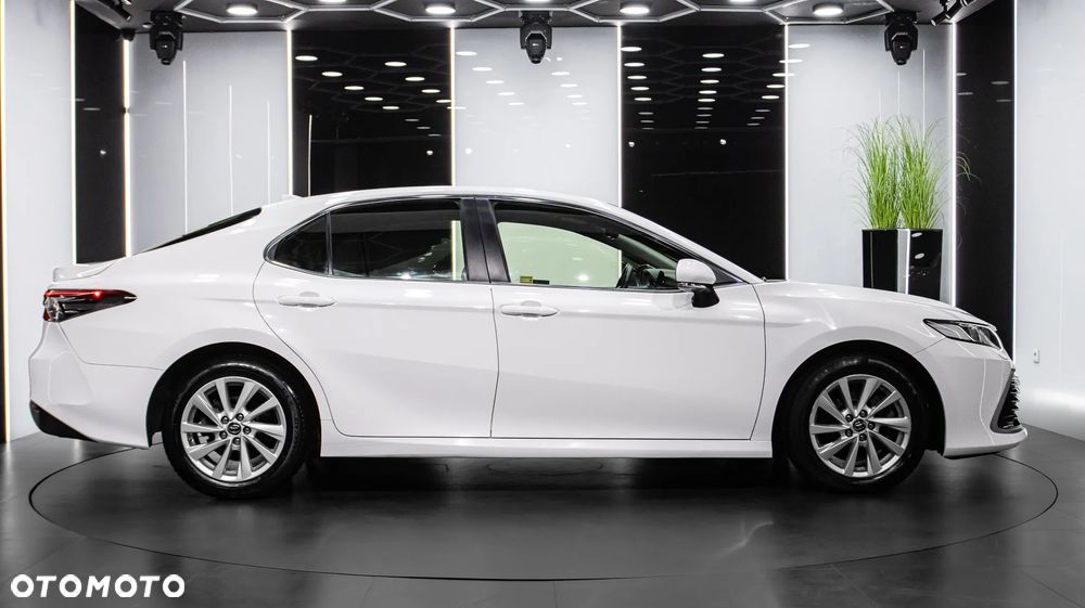 Toyota Camry 2.5 Hybrid Comfort CVT - 8