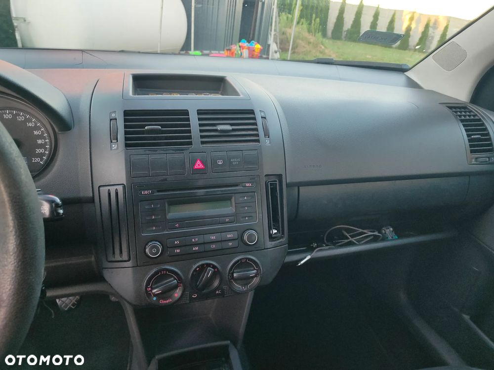 Volkswagen Polo 1.4 TDI Comfortline - 4