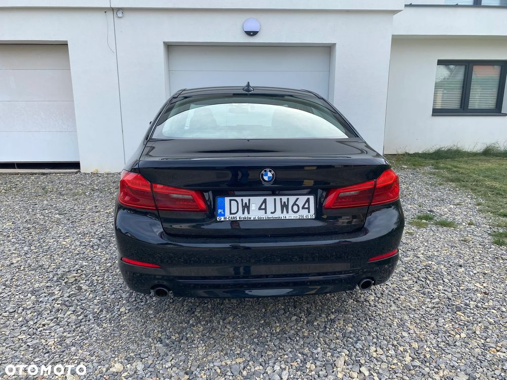 BMW Seria 5 518d Business Edition sport - 10