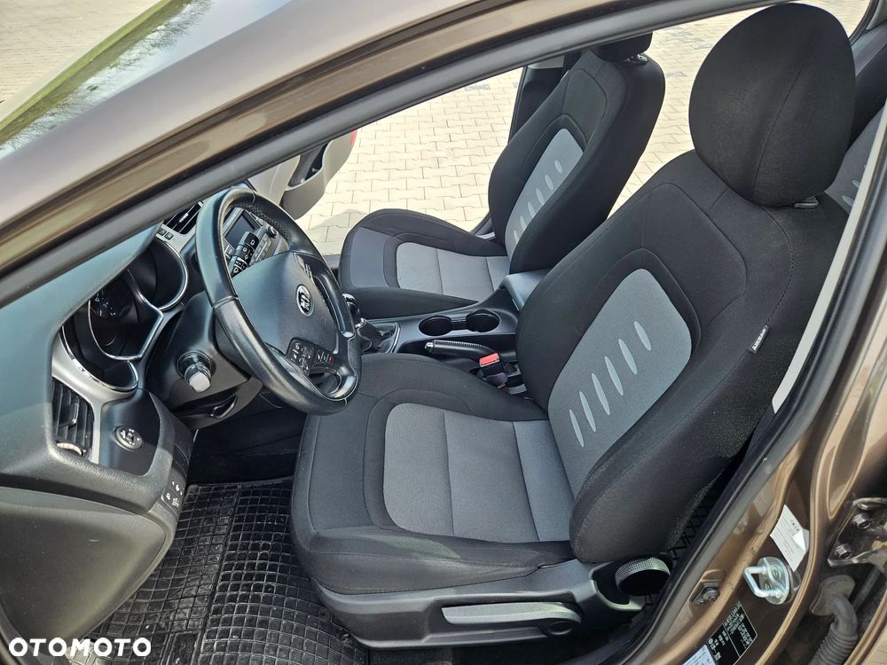 Kia Ceed 1.6 CRDi 128 Spirit - 16