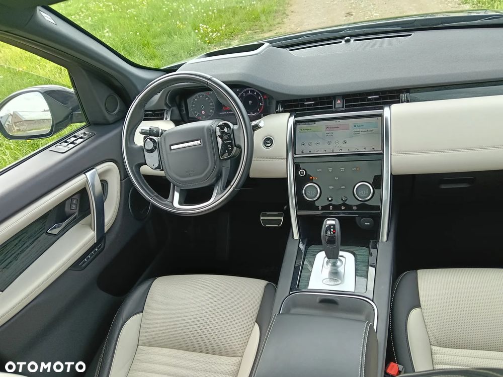 Land Rover Discovery Sport P300e R-Dynamic - 16
