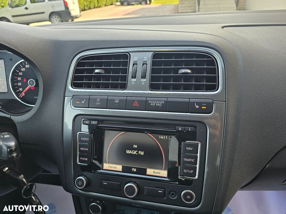 Volkswagen Polo 1.4 DSG Style - 10