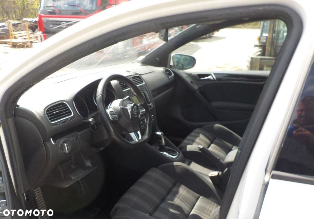 Volkswagen Golf - 21