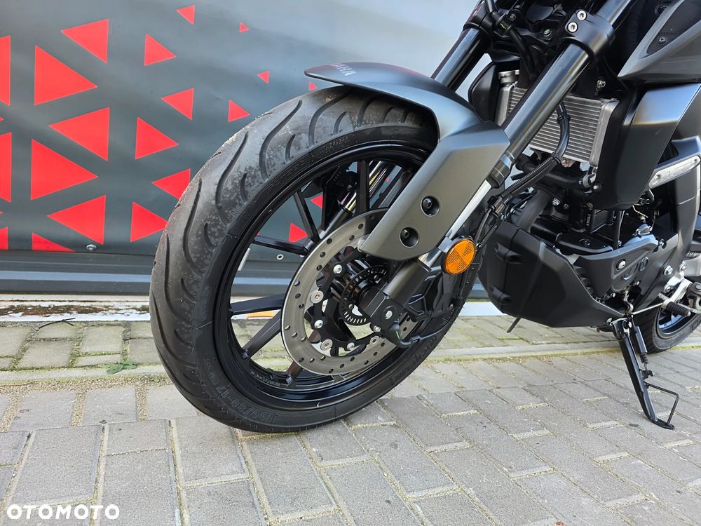 Yamaha MT - 12