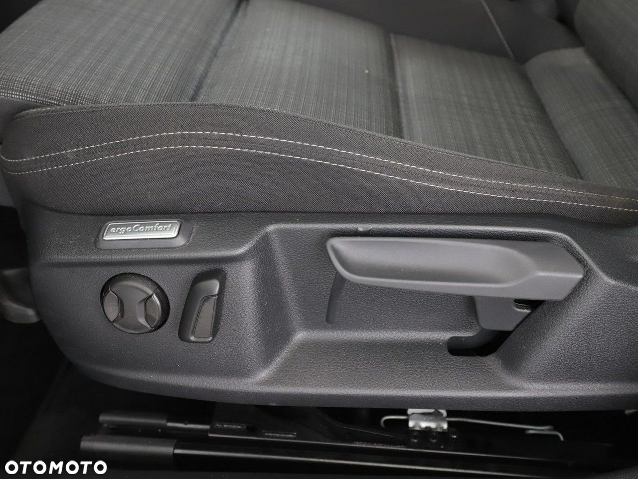 Volkswagen Passat 2.0 TDI SCR Business DSG - 38