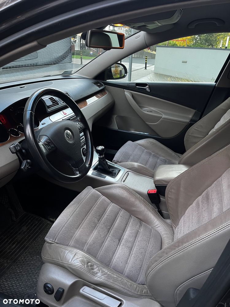 Volkswagen Passat 2.0 TDI DPF Highline - 10