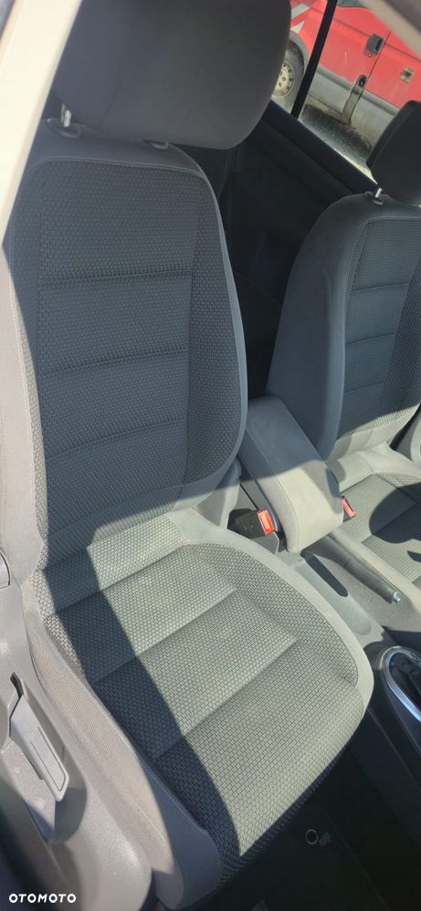 Volkswagen Touran 1.6 TDI DPF DSG Trendline - 24