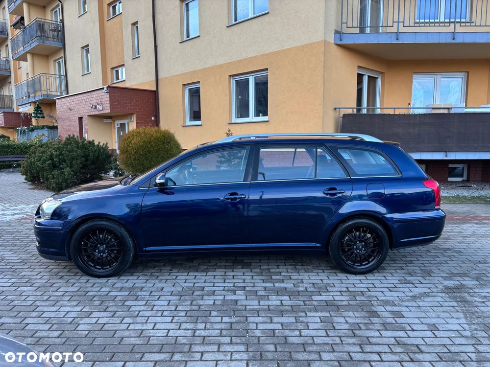 Toyota Avensis 1.8 VVT-i Executive - 17