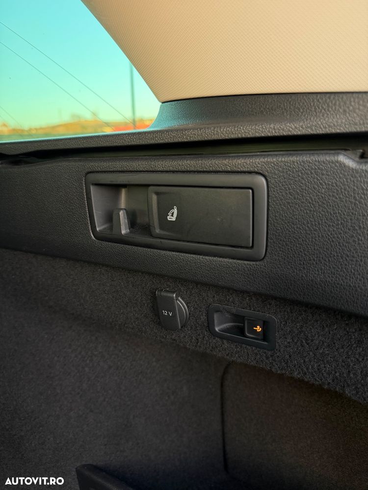 Volkswagen Passat Variant 2.0 TDI SCR 4Motion DSG Highline - 15