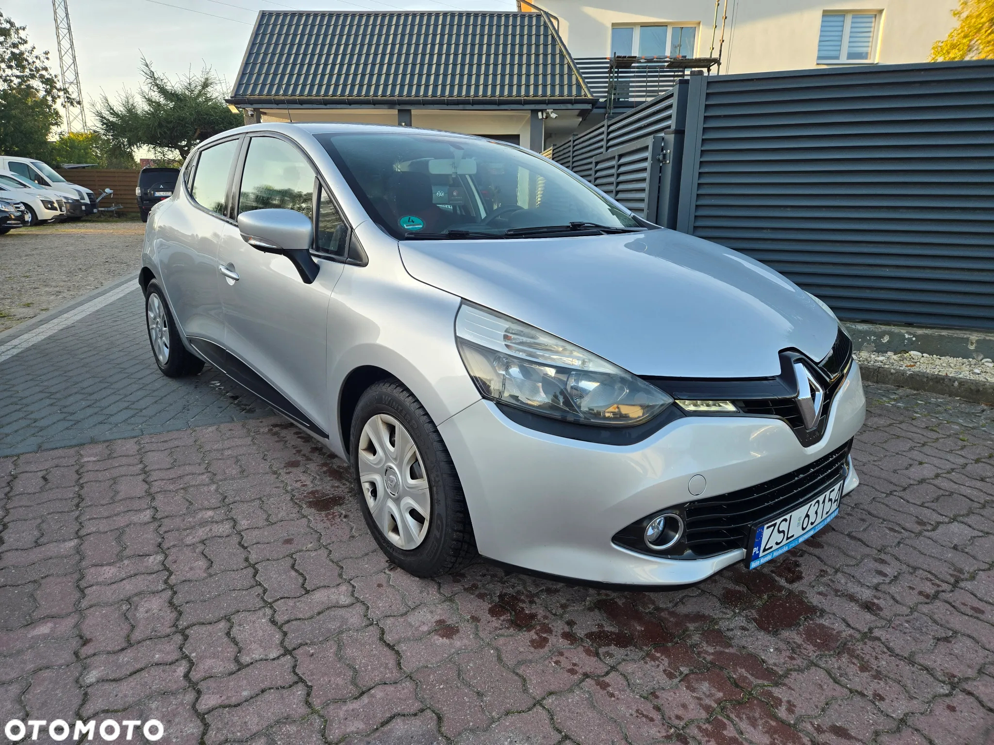 Renault Clio 1.2 16V 75 Life - 5