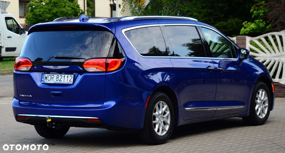 Chrysler Pacifica - 10