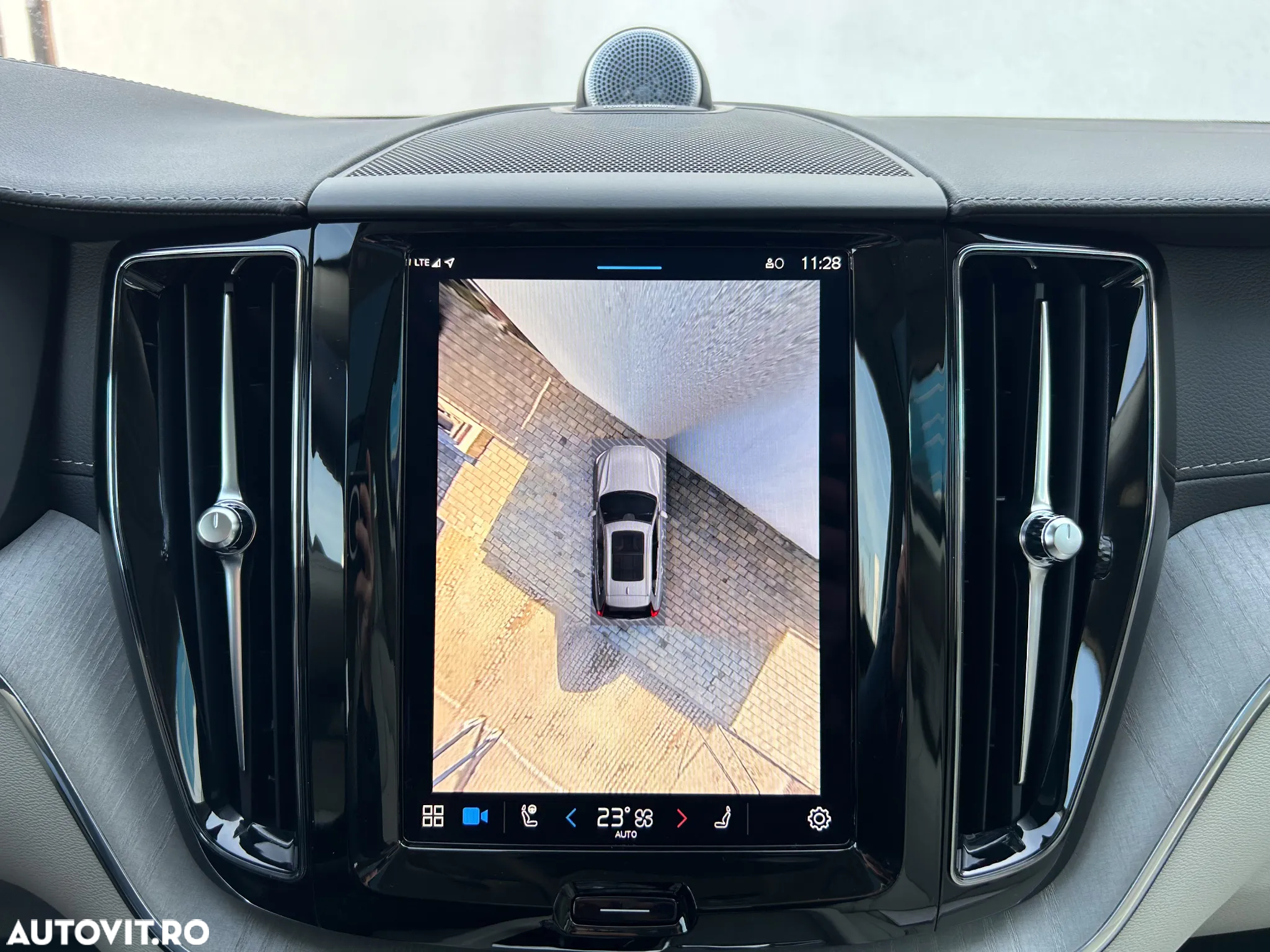 Volvo XC 60 Recharge T8 AWD AT Ultimate Dark - 39