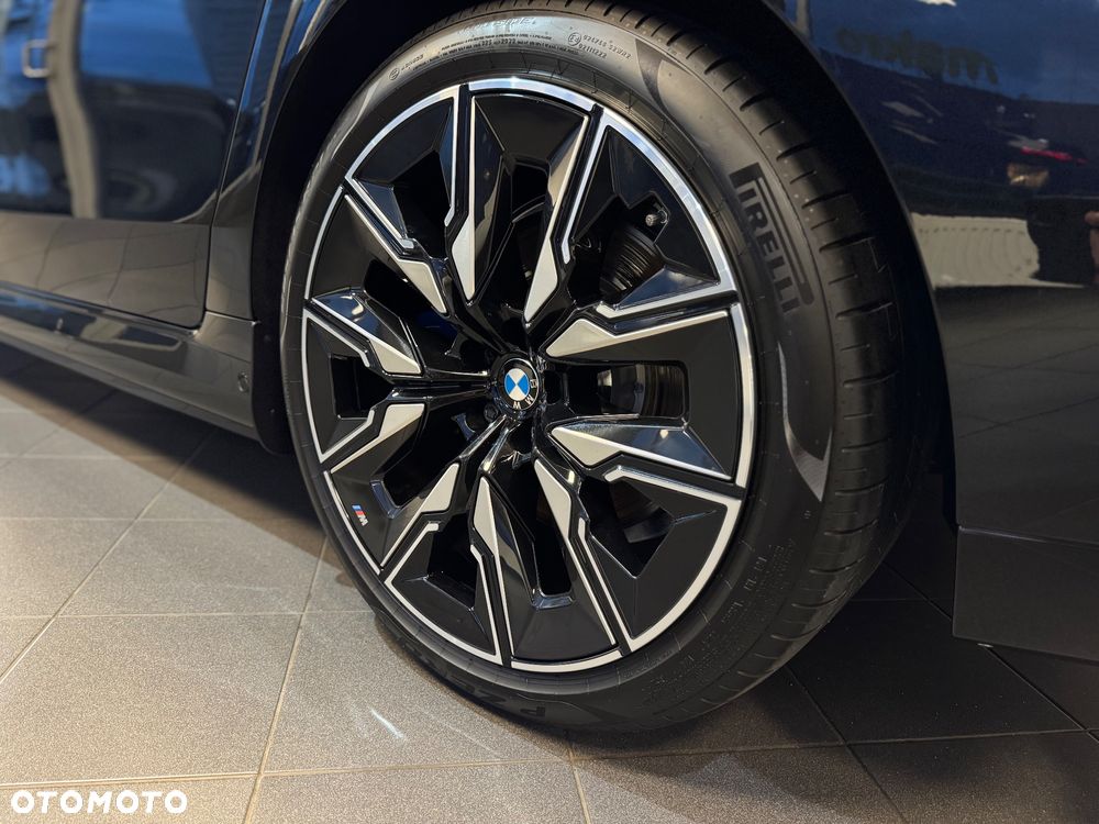 BMW i7 - 9