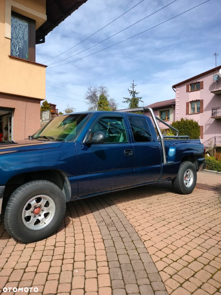 Chevrolet Silverado - 3