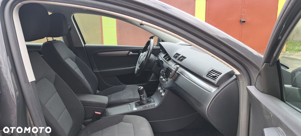 Volkswagen Passat 1.6 TDI (BlueMotion Technology) Comfortline - 12