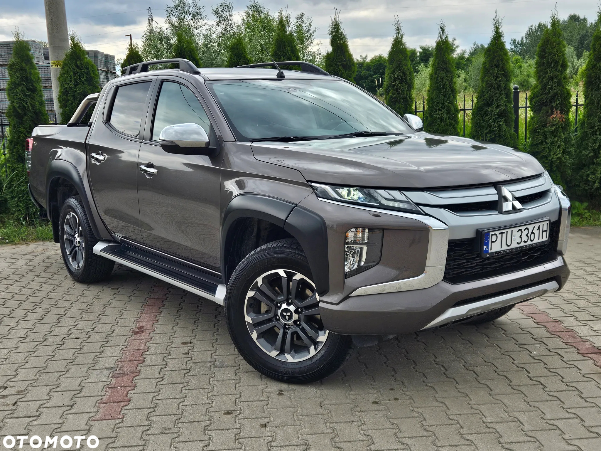 Mitsubishi L200 2.2 d DC Instyle Plus - 34