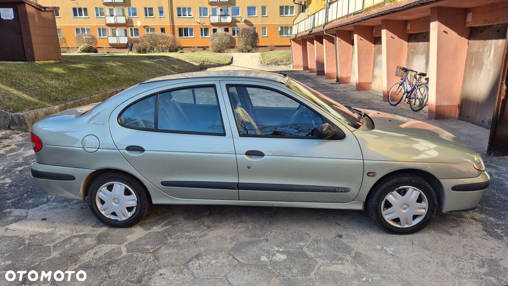 Renault Megane 1.4 RN 16V - 1