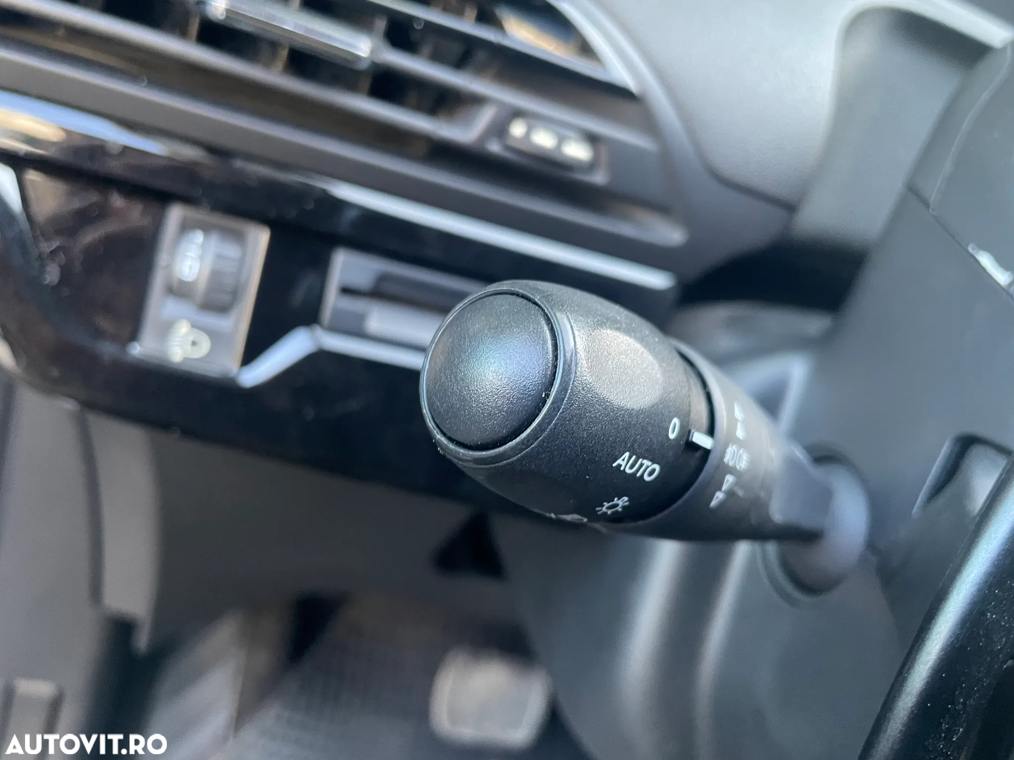 Citroën C4 Grand Picasso 2.0 e-Hdi Aut. Intensive - 23