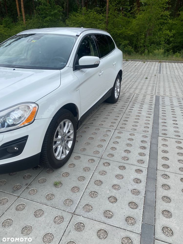 Volvo XC 60 D5 AWD Geartronic Summum - 9
