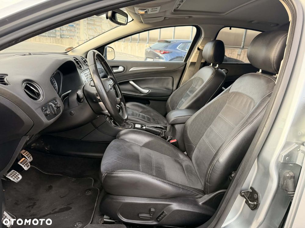 Ford Mondeo 2.5 Titanium S - 12